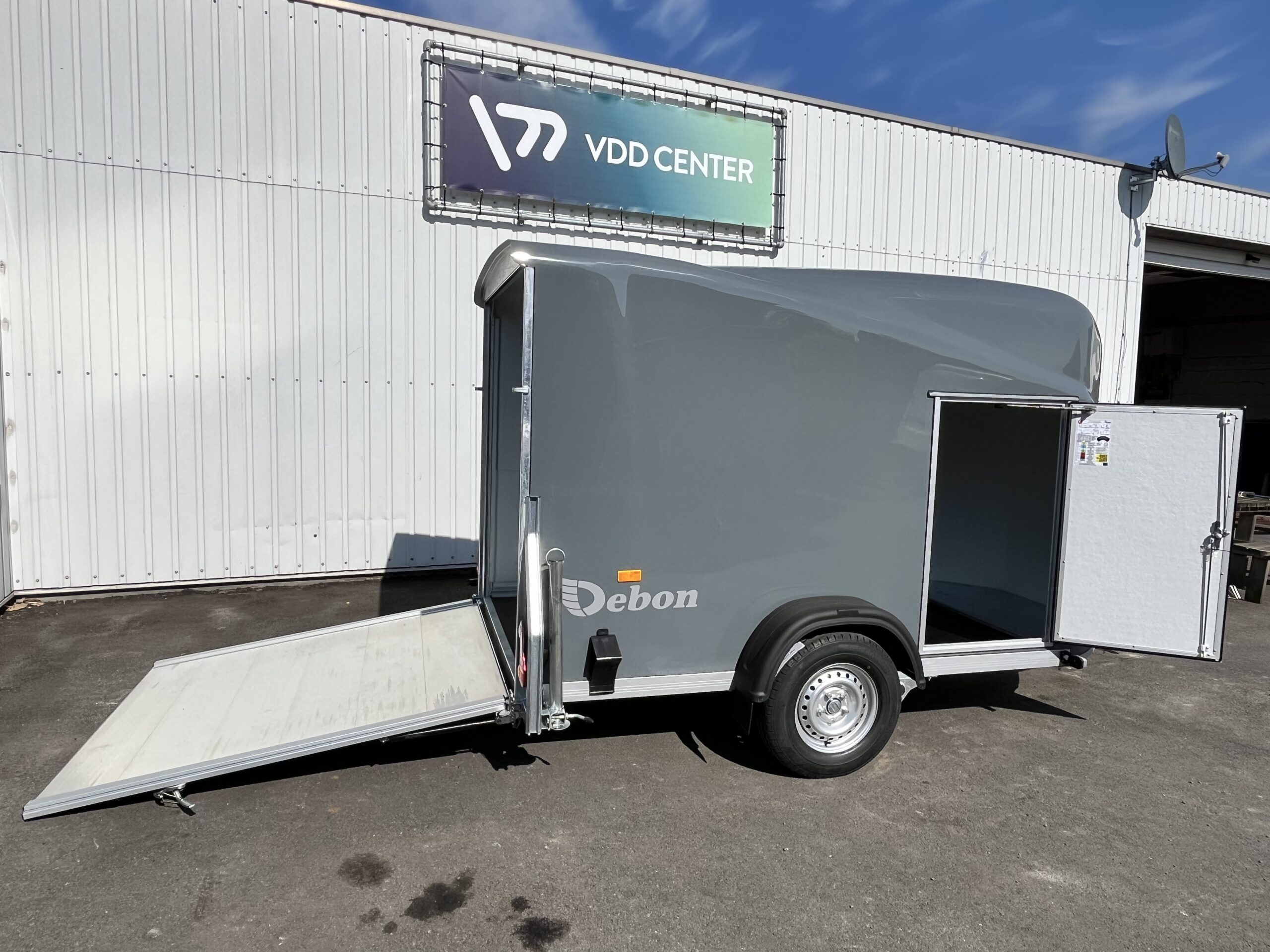 debon cargo 1300 3