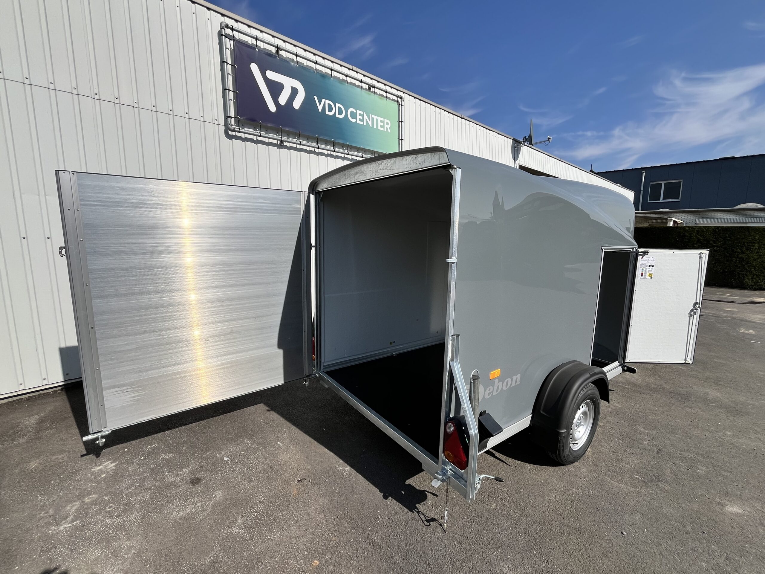debon cargo 1300 4